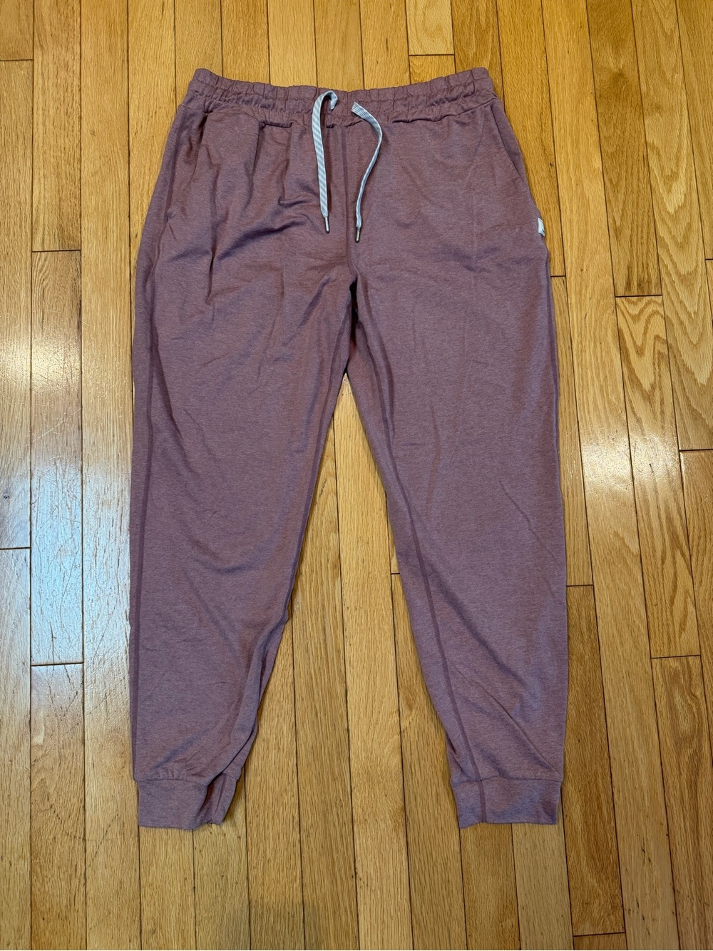 Vuori Performance Jogger in Mauve- Medium